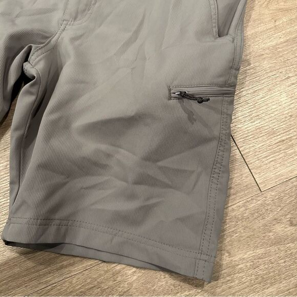 Wrangler Tactical Flat Front Athletic Workout Loose Fit Zip Mid Length Short - Picture 3 of 4